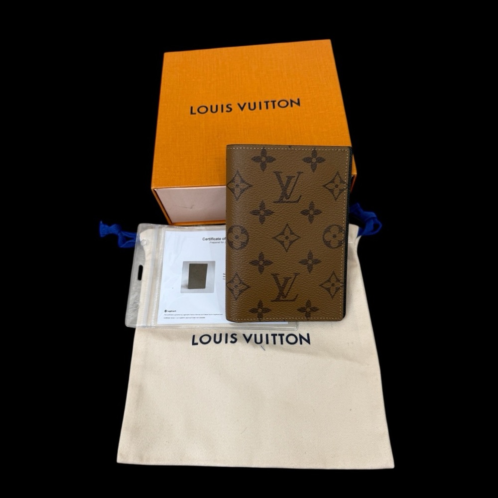 NWOT Louis Vuitton Reverse Monogram Passport holder with COA - Picture 1 of 4